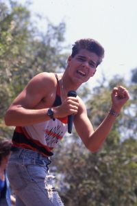 Ricky Martin 1998 LA.jpg